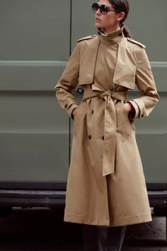 WATER REPELLENT TRENCH ZW COLLECTION - Toffee | ZARA United States Phoebe Philo Style, Outerwear Trends, Phoebe Philo, Long Trench Coat, Suede Coat, Leather Shirt, Zara Woman, Dress With Cardigan, Lapel Collar