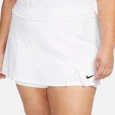 Nwt - Nike Court Dri-Fit Victory Women's Tennis Skirt (Plus Size) Size 2x Crafted With Lightweight, Stretchy Fabric, The Nike Court Victory Skirt Gives You The Comfort You Need To Play At Your Best. A Side Slit Gives You Extra Room To Move While You Run And Slide, While Also Providing Easy Access To Any Tennis Balls You Stash Under The Inner Shorts. This Product Is Made With At Least 75% Recycled Polyester Fibers. Inner Shorts Let You Tuck Spare Balls Under The Hem For Convenient Storage. The Wi Style A Tennis Skirt, How To Style A Tennis Skirt, Skirt Plus Size, Skirt Trends, Golf Skort, Tennis Balls, Tennis Clothes, Tennis Skirt, Wide Waistband