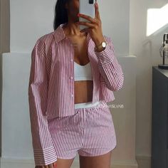 Zara New Woman Ss21 Red White Cropped Striped Shirt Box #94 Chic Red Loungewear Top, Criss Cross Halter Top, Shirt Outfit Summer, Denim Bustier, Silk Crop Top, Green Tunic, Red Plaid Flannel, Zara Crop Top, Zara Blouse