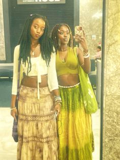 Aesthetic Selfie Mirror, Spiritual Outfits, Boho Woman, Spiritual Fashion, Aesthetic Selfie, Maxi Skirts Summer, Mommy Outfits, Bohemian Girls