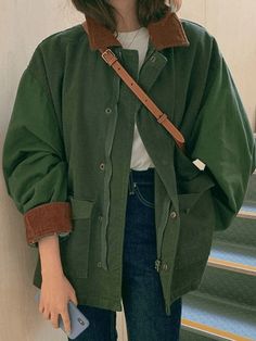 Green Academia Outfit, Casual Green Outfit, Big Jacket Outfits, Neat Casual Outfits, Vintage Preppy, Classy Fashion, Trendy Fall Outfits, Cargo Jacket, Collar Jacket