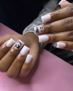 Shorties Nails White, Floral Nails Summer, Acrylic Nails Ombre, French Manicure Glitter, Shorties Nails, Nail Art French, Nails Floral, Girls Nail Designs, Glitter French Manicure