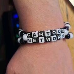 Scene Bead Bracelets, Beaded Bracelets Aesthetic Grunge, Shrek Kandi, Green Day Bracelet Ideas, Kandi South Park, Things To Put On Bracelets, Punk Bracelets Diy, Words To Put On Kandi, Cute Pony Bead Bracelet Ideas