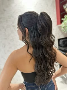 Semi preso com volume? Temos! Birthday Hair, Wedding Hairstyles, Curly Hair Styles, Prom, Hairstyles, Festival, Hair Styles, Makeup, Hair