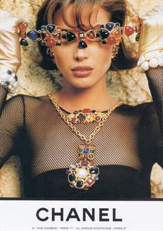 Christy Turlington for Chanel 1991 Chanel 90s, Chanel Ad, 1990 Style, 90s Chanel, Cha Ching, Super Models, Classic Chanel, Mode Chanel, Helena Christensen