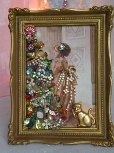 Jewelry Collage, Christmas Posters, Old Jewelry Crafts, Costume Jewelry Crafts, Vintage Jewelry Diy, Jeweled Christmas Trees, Vintage Jewelry Ideas, Jewelry Frames, Vintage Jewelry Repurposed