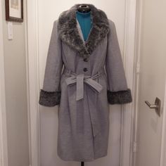 - Long Wineter Coat - Size 18/20 - Fur Collar - Comes With Extra Button -Nwt - Thick Material Silver Leather Jacket, Brown Corduroy Jacket, Seersucker Blazer, Cozy Jacket, Belted Trench Coat, Belted Jacket, Distressed Denim Jacket, Velvet Blazer, Brown Leather Jacket