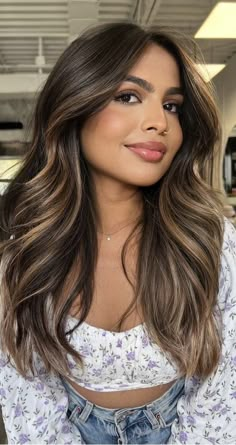 Baby Balayage Brunettes, Light Brown Highlights In Dark Brown Hair, Baby Highlights Brown Hair, Baby Lights On Dark Hair, Baby Lights Hair Brunette, Dark Brown Hair Balayage, Balayage Hair Caramel, Baby Lights