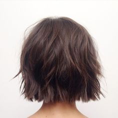 Hair Lob, Haircut Pixie, Hairstyles Layered, Haircut Medium, Choppy Bob Haircuts, Bob Hairstyles For Thick, Cut Hairstyles, Wavy Bob Hairstyles, Choppy Bob