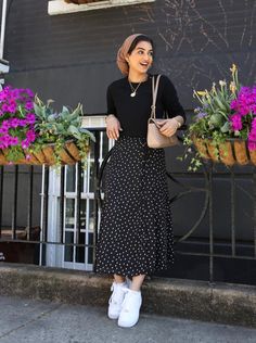 Casual Long Skirt, Hijab Fashion Summer, Outfit Ideas Casual, Stile Hijab, Mode Turban, Modest Fashion Hijab, Cute Modest Outfits, Muslim Outfits Casual