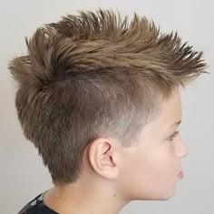 Girl Mohawk, Fohawk Haircut, Long Mohawk, Spikey Hair, Bella Hair