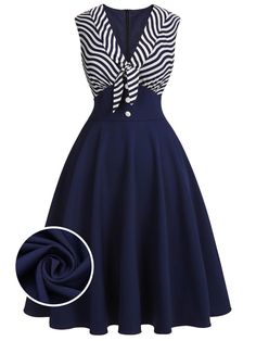 Striped perfection comes to life with Retro Stage's Navy Blue 1950s Striped Patchwork Dress. Elevate your wardrobe with this unique and stylish dress. 50's Housewife, Blue Vintage Dress, Style Vert, Retro Stage, Vintage Dress Blue, Fringe Flapper Dress, Vestidos Retro, Casual Work Dresses, Dark Blue Dress