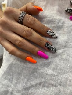 Wild Nail Art, Neon Nails Ideas, Nails Now, Glamour Nails, Leopard Nails, Animal Print Nails, Nails 2023, Neon Nails