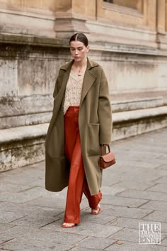 Paris Street Style Spring, Fashion Week Spring 2020, Moda Paris, Street Style Summer, Spring Street Style, Fashion Advertising, Winter Trends