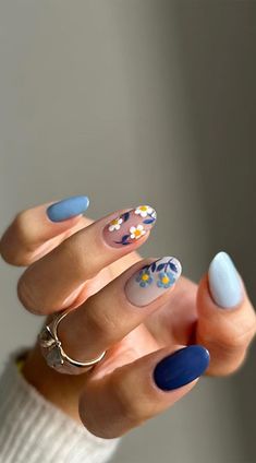 Nail Art Designs White, Floral Nail Art Designs, Flower Nail Design, Boho Nails, Floral Nail Designs, Floral Nail, Floral Nail Art, Flower Nail