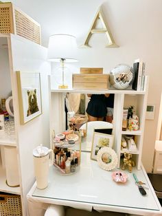 Cute Desk Hutch Baylor Collins Hall Dorm Inspo Dorm Desk Hutch, Desk Hutch Dorm, Baylor Dorm Rooms, Baylor Dorm, Dorm Desk Decor, Dorm Desk Organization, Kaitlyn Johnson, Collage Room