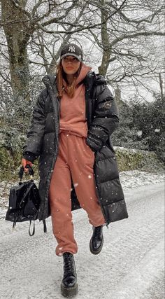 Ny Cold Outfits, Street Style Nyc Winter, New York Cold Outfits, Nyc Winter Outfits Street Style, Ny Winter Outfits, Winter In New York Outfits, Winter Outfits New York, Outfit Nieve, Winter New York Outfits