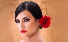 Mexican Makeup, Belly Dance Makeup, Spanish Hairstyles, Mexican Hairstyles, Spanish Dancer, Spanish Woman, Dance Makeup, Flamenco Dancers, Red Lipstick