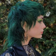 Mullet Short Bangs, Green Hair Mullet, Dark Green Short Hair, Punk Hair Women, Green Mullet, Green Short Hair, Hair Color 2022, Blue And Green Hair, Short Green Hair