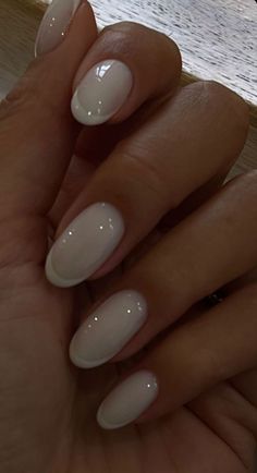 Milky White French, Russian Manicure, Summer Nail Colors, Unghie Sfumate, Velvet Nails, Milky Nails, Casual Nails, White French, Neutral Nails