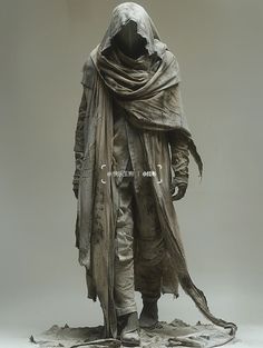 Dystopian Character Inspiration, Apocalyptic Aesthetic Outfits, Dune Outfit, Dune Fashion, Medieval Cloak, Post Apocalyptic Costume, Dystopian Fashion, Oversized Clothes, Cosplay Armor