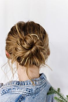 French Pin Hairstyles, Pin Hairstyles, French Pin, Bow Ponytail, U Shaped Hair, Gold Hair Pin, French Hair, Bandana Hairstyles, Elegant Updo