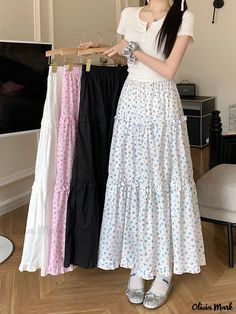 Olivia Mark - Sweet White Floral A-Line Skirt with Patchwork Design and Layered Cake Hem Maxi Dress Long Floral Skirt Outfit, Skirt Design Ideas, Maxi Skirt Design, Floral Maxi Skirt Outfit, Floral Skirt Outfit, Patchwork Maxi Skirt, Floral Skirt Outfits, Modest Girly Outfits, Long Floral Skirt