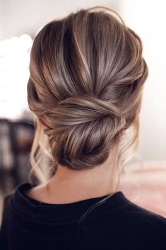 Styling Hacks, Chignon Bun, Classic Updo, Simple Wedding Hairstyles, Fishtail Braid, Low Bun