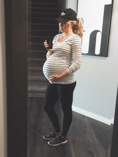 Baby Bump Fashion, Bump Fashion, Maternity Fashion Dresses, Pregnancy Fashion Fall, Fall Maternity Outfits, Casual Maternity Outfits, Maternity Wardrobe, Pregnancy Style, Fall Maternity