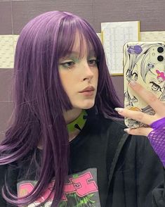 Hime Haircut, Punk Japanese, 2000s Y2k Aesthetic, Y2k Aesthetic Grunge, Japanese 2000s, Girl With Purple Hair, Hime Cut, Light Purple Hair, Dark Purple Hair