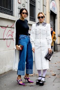 Moda Denim, Milan Fashion Week Street Style, Cooler Style, Street Style Fall Outfits, Statement Shoes, Milan Street Style, Womenswear Fashion, Milano Fashion Week