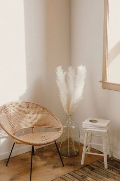 Fluffy Bleached White Pampas Grass By Two FIelds White Pampas, Pampas Grass Decor, Grass Decor, Jug Vase, White Vase, White Vases, Dream Decor, Pampas Grass, Dream Room