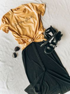 Comfy Festival Outfit, Graphic Tee Outfit, 60 Outfits, Bohol, Mode Inspo, Tee Outfit, Looks Style, Black Skirt, Street Styles