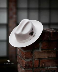 Mens Fedora Hat Outfit, Trilby Fedora, Potato Pie, Hat Style, Sneaker Dress Shoes, Simple Tshirt, Loafer Sneakers, Mens Casual, Fashion Photoshoot