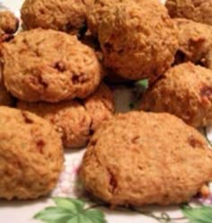 some cookies are sitting on a plate together