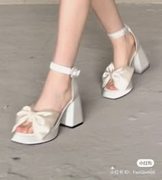 Aesthetic Wedding Heels, Korea Shoes Style, Pretty White Shoes, White High Heels Aesthetic, Pretty Heels Classy, Cute Heels Aesthetic, Aesthetic Shoes Heels, Soft Girl Shoes, White Heels Aesthetic