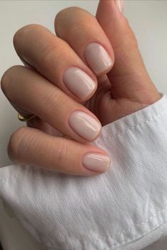 Classy Nude Dip Powder Nail Ideas Ongles Beiges, Plain Nails, Nude Nail Designs, روتين العناية بالبشرة