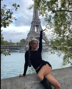 Paris Trip Outfits, Cheap Trendy Clothes, Europe 2024, Most Paused Movie Scenes, Paris Girl, Paris Summer, Shotting Photo