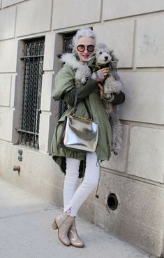 Shop this look on Lookastic: http://lookastic.com/women/looks/olive-parka-silver-crossbody-bag-white-skinny-jeans-beige-ankle-boots/8972 — Olive Parka — Silver Leather Crossbody Bag — White Skinny Jeans — Beige Leather Ankle Boots Linda Rodin Style, Linda Rodin, Casual Chique, Ageless Style, Advanced Style, Ageless Beauty, Style Crush, Aging Gracefully