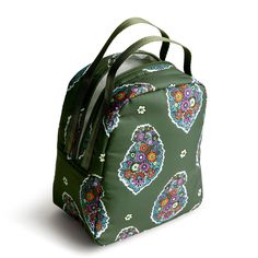 Introducing our Lunch Bag, the perfect companion for keeping your meals fresh and stylish on the go. Whether you're heading to work, school or a picnic in the park, our lunch bag offers the ideal solution for carrying your favorite snacks and meals with ease. Vera Bradley Lunch Bag in Kew Gardens Green Green/Purple Vera Bradley Lunch Bags, Women Lunch Bag, Backpack Lunch Bag, Duffel Bag Backpack, Picnic In The Park, Belt Purse, Stocking Stuffer Gifts, Toiletry Bag Travel, Kew Gardens