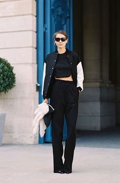 #style Vanessa Jackman, Victoria Secret Models, Walking Down The Street, Nice Style, Paris Street Style, Street Style Chic, All Black Outfit, Street Chic, Winter Outfit