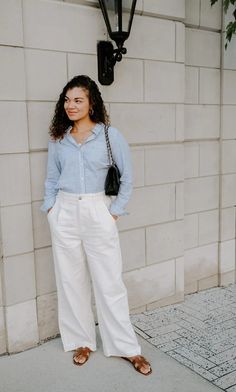 Blue Button Down Outfit, Classic Linen Dress, My Chic Obsession, Find Hairstyles, Linen Top Women, Look Polished, White Linen Pants, Scarf Shirt