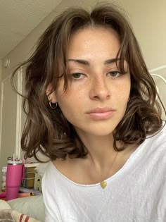 Medium Short Hairstyle Women Fine Hair, Short Hair W Face Framing, Hair Inspo Wavy Short, Short Haircuts For Pin Straight Hair, Summer Mckeen Short Hair, Bob With Curtain Fringe Bangs, Haircut Oval Face Short, Short Dark Brown Wavy Hair, Short Bob Hairstyles Wavy