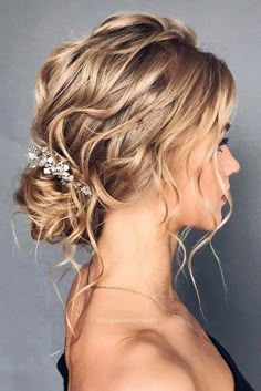 Messy Hair Updo, Bridal Hair Updo, Bridal Updo, Penteado Cabelo Curto, Wedding Updo, Wedding Hairstyles For Long Hair, Hair Vine, Wedding Hair And Makeup, Beach Waves