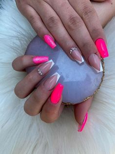 Summer Nail Ideas Acrylic Bright Colors, Neon Pink Nails With Glitter, Neon Nails Acrylic, Neon Nails Designs, Pink Nails With Glitter Accent, Nail Art Spring, Nail Art 2023, Oval Acrylic Nails, Blush Pink Nails