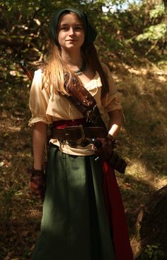 Larp Costume Female, Eddie Monsoon, Medieval Outfit Women, Zelda Themed Birthday, Larp Costume Ideas, Larp Fashion, Medieval Outfit, Larp Costumes