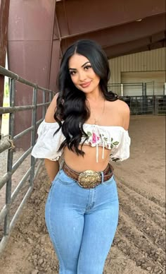 Jaripeo Outfits Mexican Women, Aesthetic Outfits Autumn, Casual Outfit Winter, Autumn Outfits Ideas, Winter Outfit Aesthetic, Trend Outfits, Outfit Sport