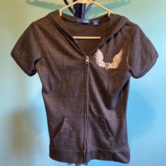 Nwot Like An Angel Vintage Juniors Large Short Sleeved Hoodie With Matching Capri Pants. Gray With White Angel Wings And Rhinestones. Super Cute!! #5 Fitted Zip Up, Short Sleeved Hoodie, Clothes Lookbook, Xmas Wishlist, White Angel Wings, Kitty Clothes, 2000s Clothes, Style Bundle, Hoodie Y2k