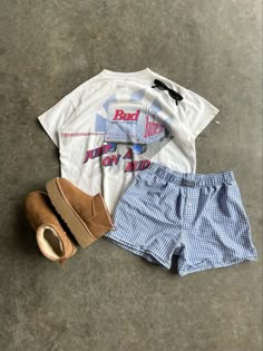 Back To School Outfits And Where From, New Wife Outfits, Demetra Dias Outfits School, Thrift Inspo Summer, T Shirt With Long Sleeve Underneath, Summer Fits Women, Lazy Day Outfits Summer, Lazy Comfy Outfits, Cute Shorts Outfits