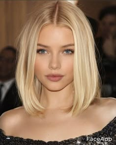 Short Beige Blonde Hair, Short Blonde Hair Wedding, Blonde Hair Inspo Pale Skin, Blonde Clavicle Length Hair, Liquid Bob Haircut, Blonde Woman Aesthetic, Bleach Blonde Lob, Honey Blonde Hair Short, Natural Blonde Bob